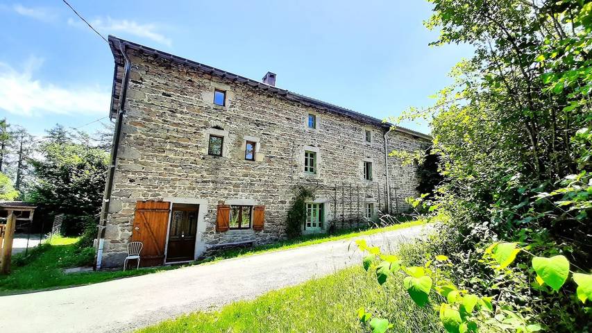Gîte pour 6 personnes, avec jardin et piscine à Malvières