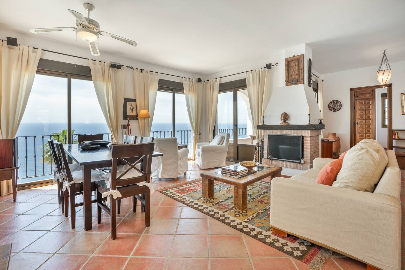 Villa 'Quietud' con vistas al mar in Salobreña, Costa Tropical