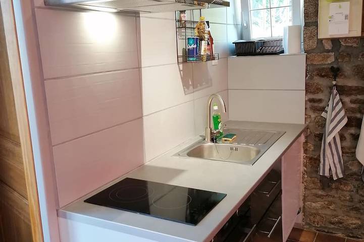 Gîte pour 4 personnes, avec jacuzzi et jardin ainsi que piscine et sauna à Magny-le-Désert - 4