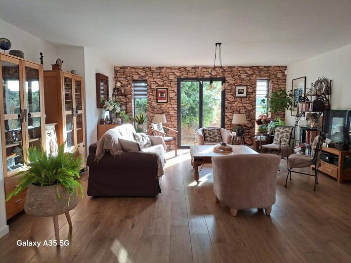 Villa pour 8 personnes, avec vue ainsi que jardin et piscine