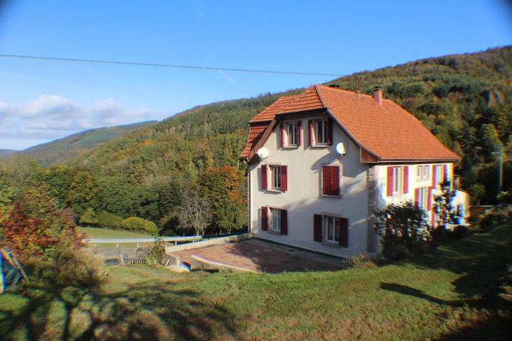 Cottage pour 8 personnes, avec terrasse et vue, animaux acceptés à Neuviller-la-Roche