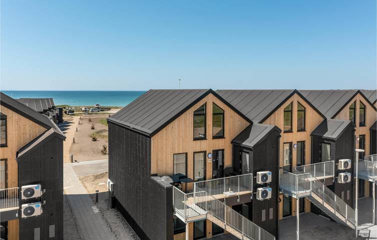 Vacation apartment for 6 people, with terrace and yard in Zealand