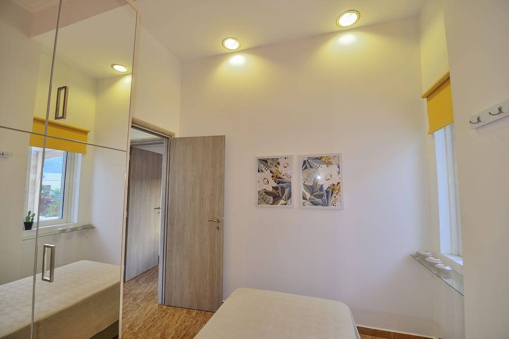 Ganze Wohnung, Mpoulakis Apt 46, 3 bedroom family apartment next to my photo studio in Kissamos, Chania und Umgebung