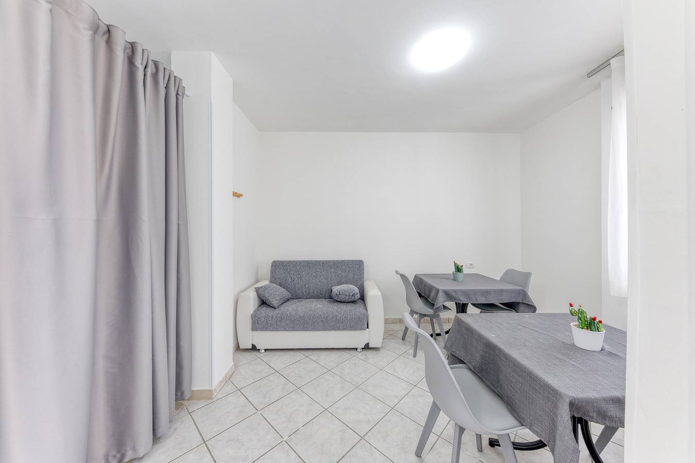 Inn 'Doppia 3' met Balkon, Wi-Fi en Airconditioning in Golf van Tarente