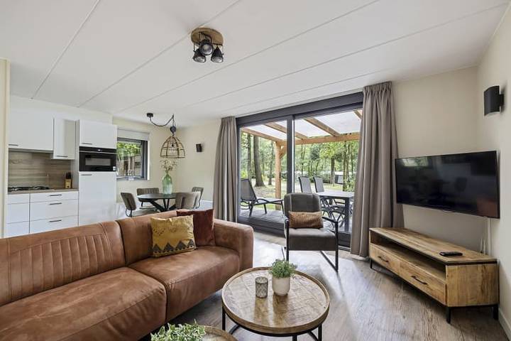 Bungalow für 4 Personen, mit Whirlpool und Terrasse sowie Balkon/Terrasse in Gelderland - 3