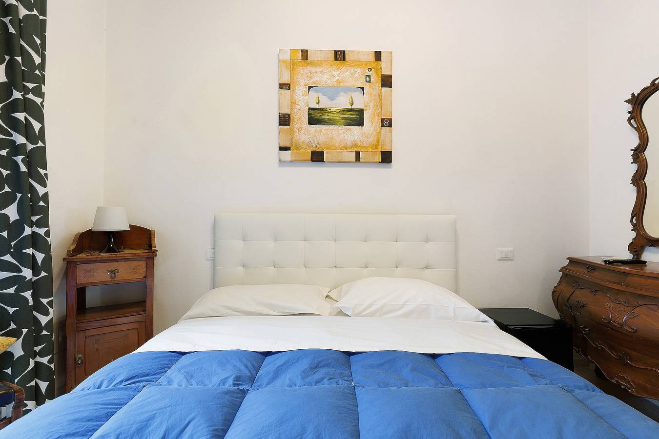 Margherita Room – Small Double with Shared Garden, Wi-Fi, A/C & Accessible Bathroom in Prato, Prato Province