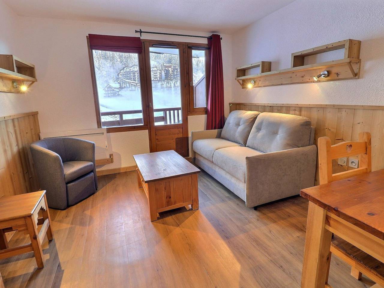 Ganze Wohnung, Komfortable 2 Zimmer, Ski-in/Ski-out, 4 Pers, Westbalkon in La Tania, La Perrière