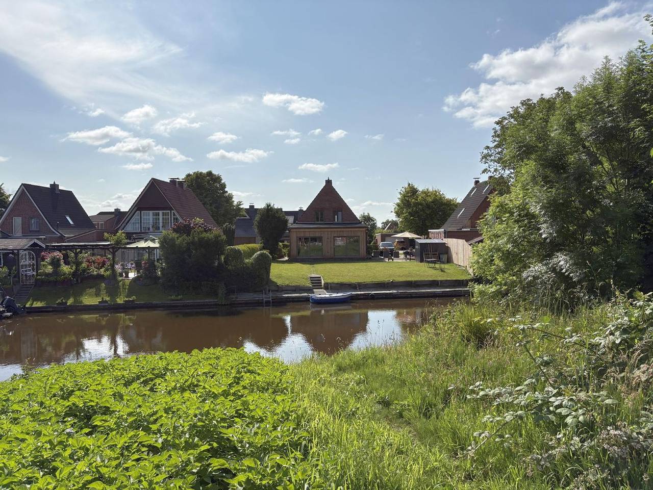 Am Tief - Ferienhaus am Kanal auf 140qm für bis zu 7 Personen und Hunde! in Emden, Nordseeküste