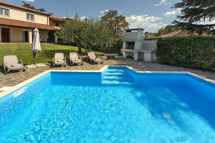 Ferienhaus für 6 Personen, mit Terrasse und Pool in Kosinozici - 2