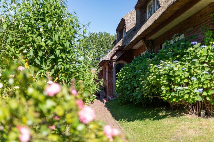 Ferienwohnung für 2 Personen, mit Terrasse und Garten sowie Ausblick in Nebel - 3