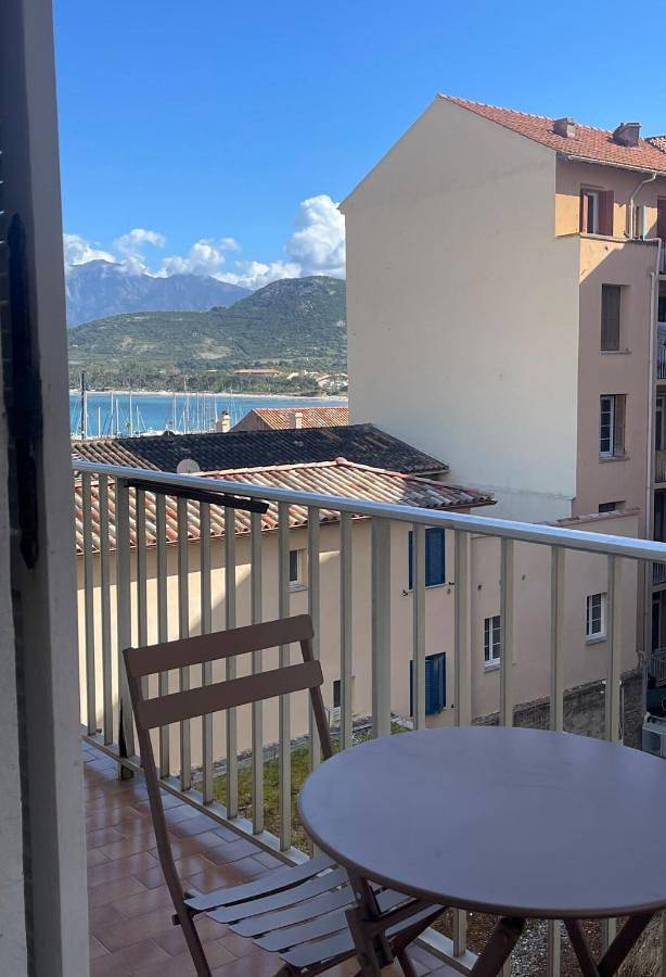 Gîte pour 4 personnes, avec vue et balcon dans Office De Tourisme De Calvi - 4