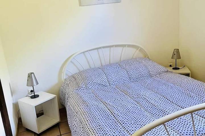 Location de vacances pour 6 personnes, avec jardin à La Verdière - 2