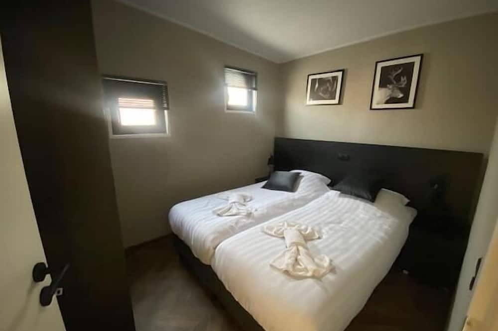 Chalet with 2 bedrooms and a terrace in Kampen, Lake Veluwe