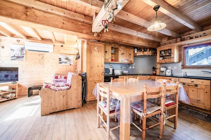 Chalet „6p Premium – La Bergeronette“ mit Bergblick, Wlan und Klimaanlage in Verchaix, Region Bonneville