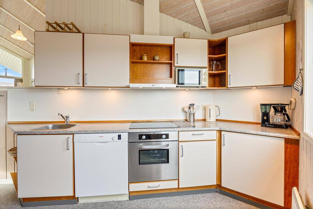 Schönes Ferienhaus mit Sauna & Whirlpool für 6 Personen + 2 Hunde in Hvide Sande, Holmsland Klit