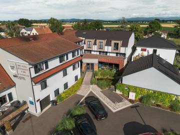 Hôtel pour 3 personnes, avec sauna et jardin ainsi que jacuzzi et piscine à Bischwihr