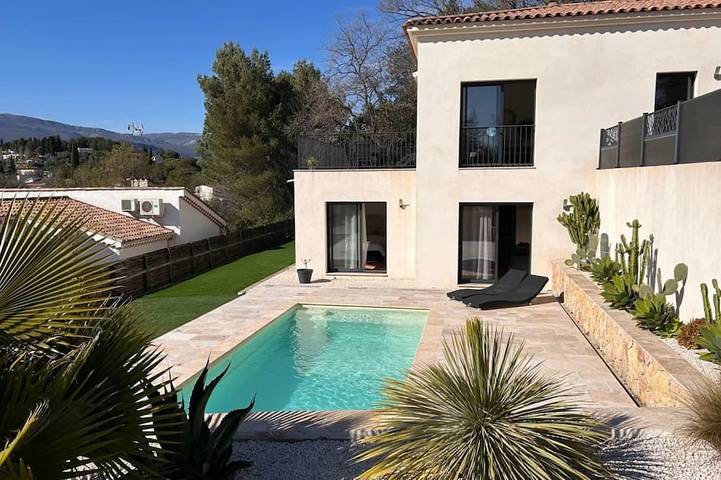 Villa for 6 people, with pool in Valbonne