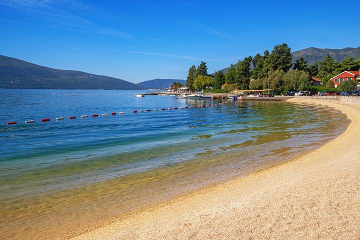Bateau pour 6 personnes dans Tivat - 4
