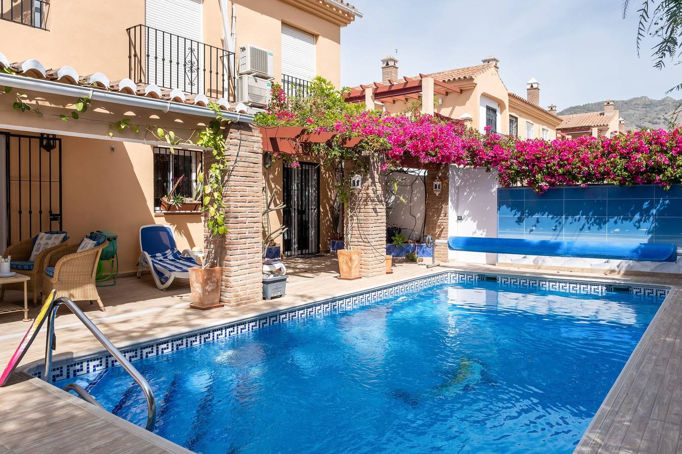 Holiday Villa 'Aljamar Burriana Beach Nerja' with Sea Views, Pool, Terraces & Wi-Fi in Playa de Burriana, Nerja