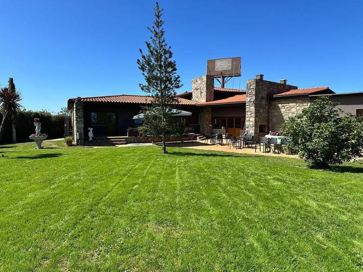 Hotel para 2 personas, con jardín además de vistas y terraza - 1
