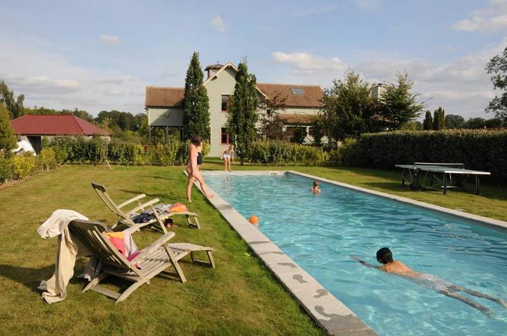 Location de vacances pour 10 personnes, avec vue ainsi que jardin et piscine à Saint-Hymer - 3