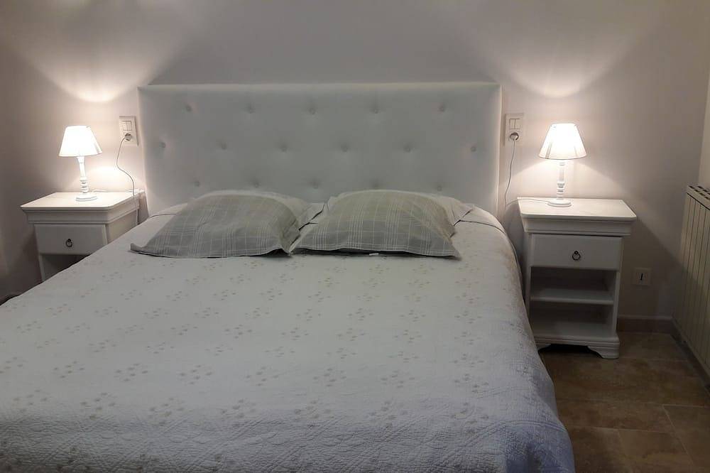 Family villa, not overlooked, guaranteed peace and quiet in Cabasse, Región Brignoles