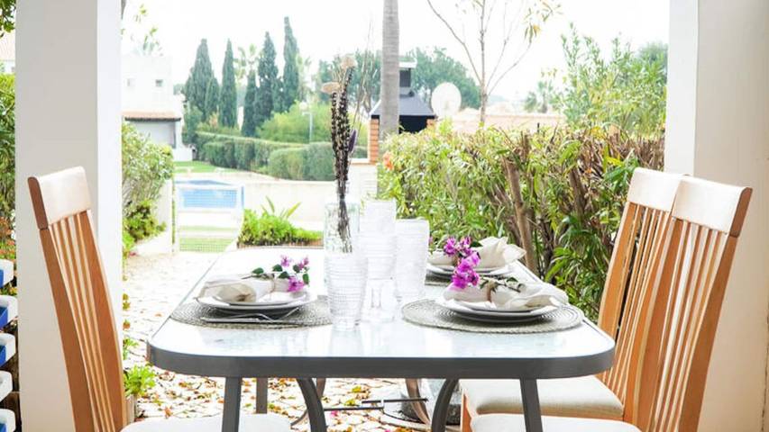 Appartement de vacances pour 7 personnes, avec piscine et jardin