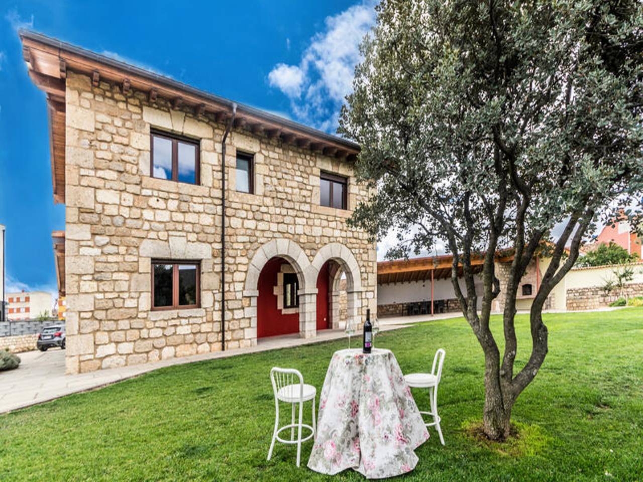 Apartamento entero, Villa cerca de Burgos con barbacoa y jardín in Villadiego, Provincia de Burgos