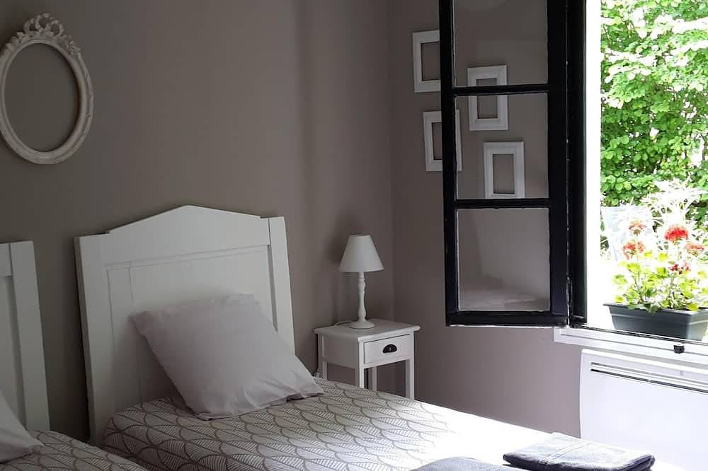 Cheverny Gîte des Glycines 4 personas (2 habitaciones) con jardín cerrado in Cour-Cheverny, Sologne
