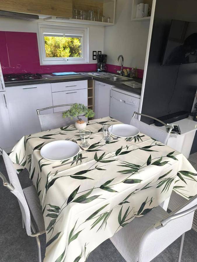 Gîte pour 4 personnes, avec jardin à Laz - 3