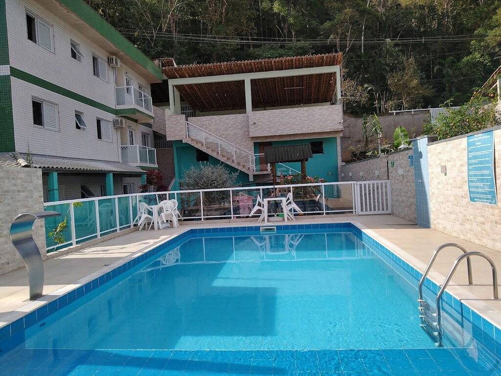 Ganze Wohnung, Möblierte Küchenzeile mit Pool und Freizeitbereich in der Nähe. der Strand Martim de Sá in Caraguatatuba, Região Metropolitana do Vale do Paraíba e Litoral Norte