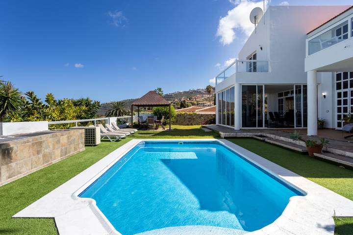 Maison de vacances pour 14 personnes, avec jacuzzi ainsi que jardin et balcon, adapté aux familles - 1