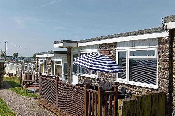 Chalet for 5 people, with terrace on the Isle of Wight