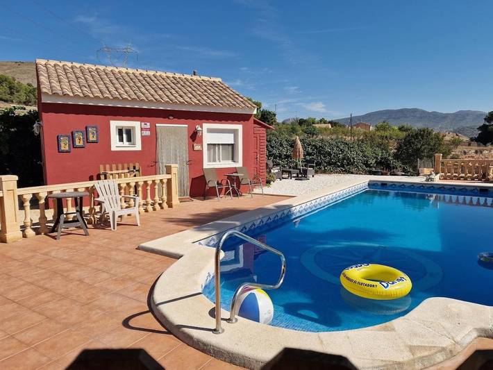 Location de vacances pour 2 personnes, avec Terrasse et Jardin ainsi que Piscine et Vue à la Romana