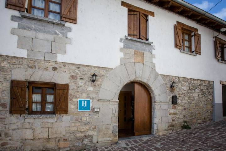 Hotel para 2 personas, con jardín en Aribe