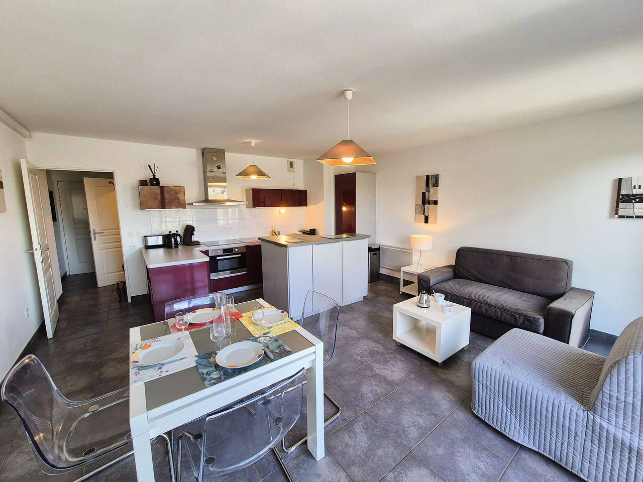 Appartement de vacances entier, Coeur des Sablettes, plage en face, clim, wifi... in Les Sablettes, La Seyne-sur-Mer