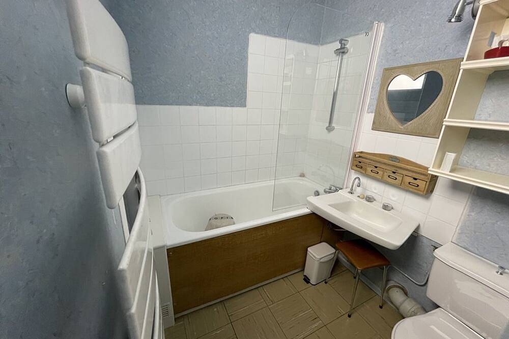 Entire apartment, Studio with Balcony, Equipped Kitchen, Wi-Fi in Le Lioran in Le Lioran, Laveissière