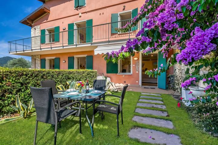 Appartement de vacances pour 4 personnes, avec terrasse ainsi que piscine et vue sur le lac - 1
