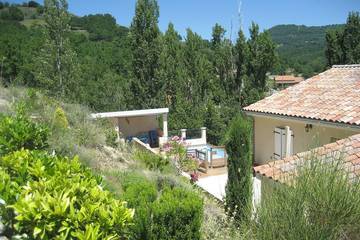 Gîte pour 4 personnes, avec jardin et balcon à Lussas