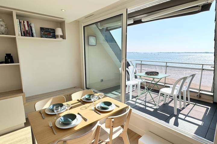 Entire apartment, Luxury ! T2 de haut standing - Vue mer 180 in Larmor-Plage, Côte des Mégalithes