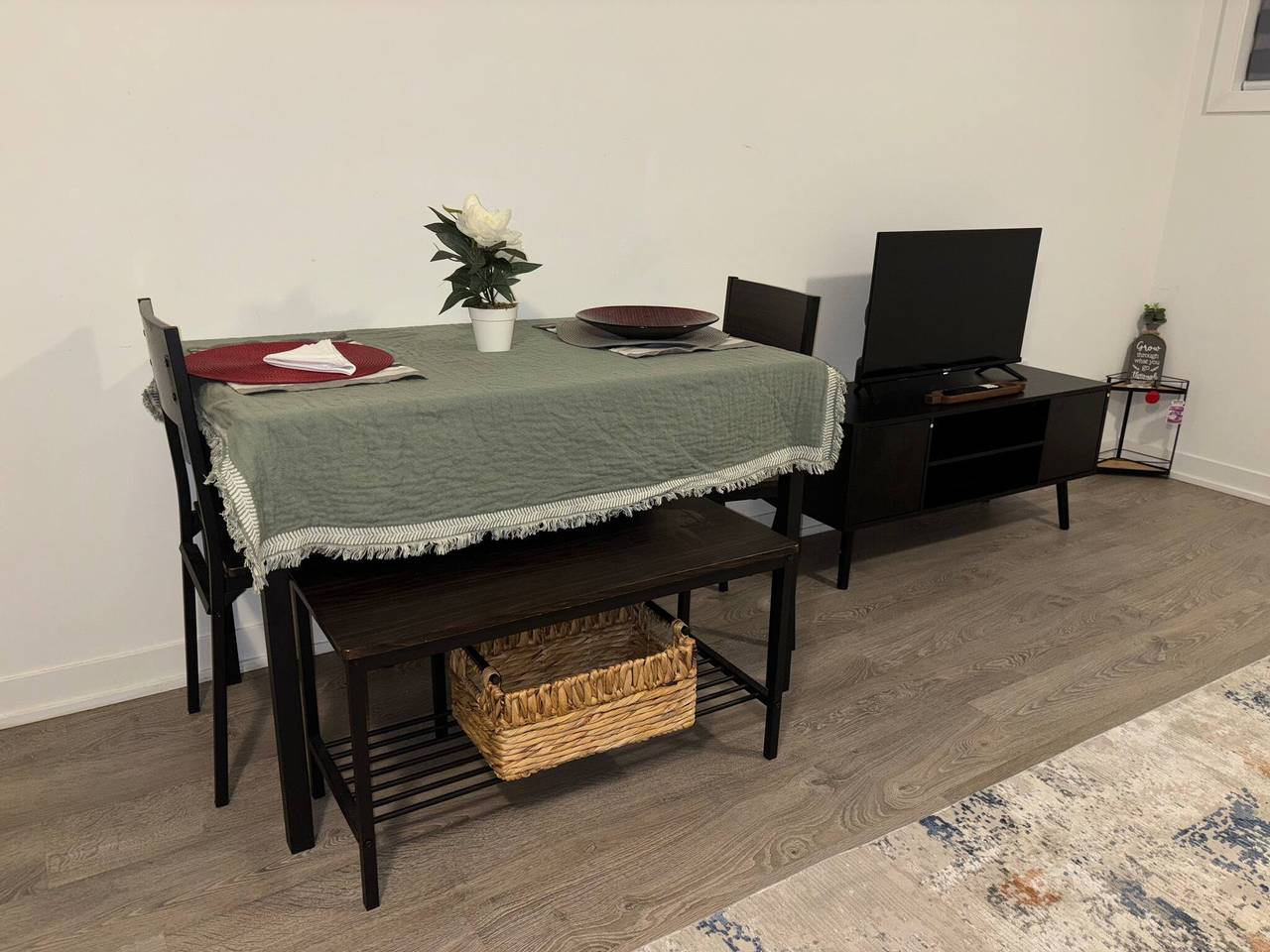 Apartamento entero, Suite de huéspedes privada y acogedora en una ubicación céntrica y privilegiada in North York, Toronto