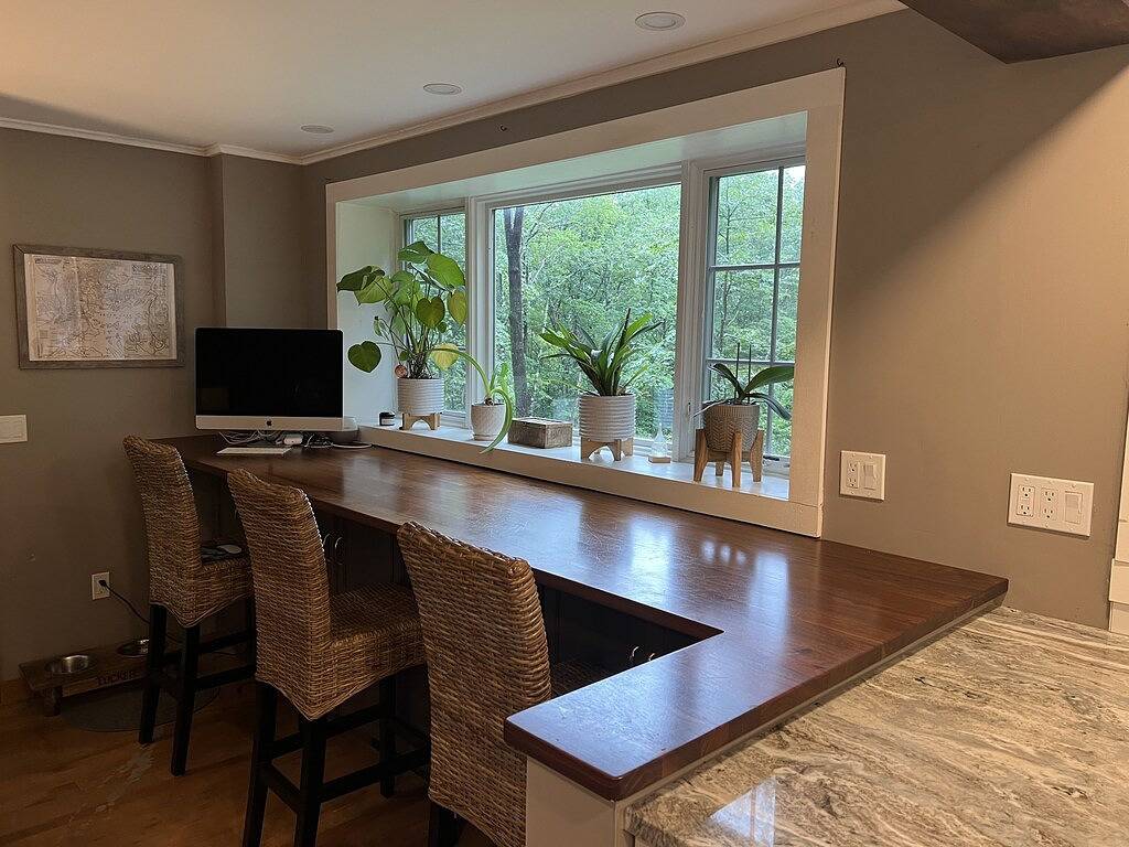 Cozy, updated 3bd home in Holderness-Squam Lake- walk to town-Ac! in Holderness, Squam Lake