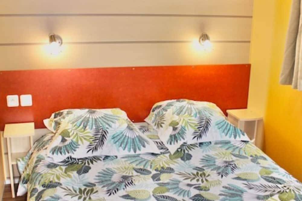 3 Bedroom Mobile Home in Saint-Chã©ron in Saint-Chéron, Essonne