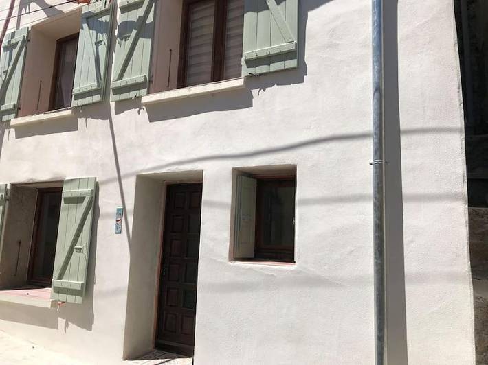 Location de vacances pour 2 personnes, avec vue et terrasse à Montalba-le-Château - 2