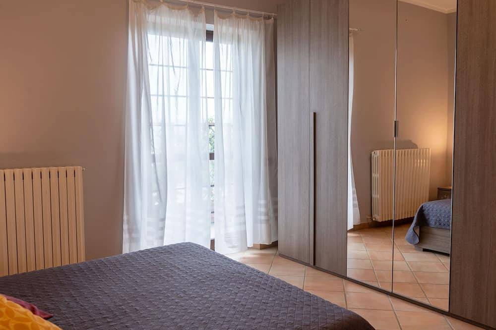 Schöne Wohnung in einem Ferienhaus für 6 Leute mit  W-Lan, Pool, Tv, Terrasse und Parkplatz in Val di Lago, Bolsenasee