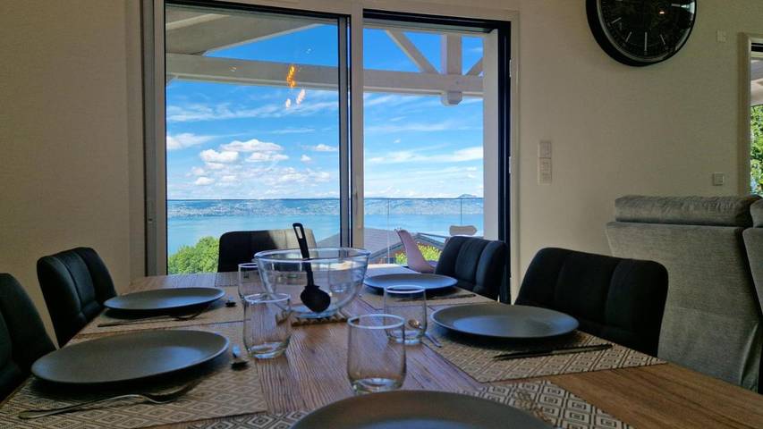 Appartement de vacances pour 6 personnes, avec jardin ainsi que vue sur le lac et vue
