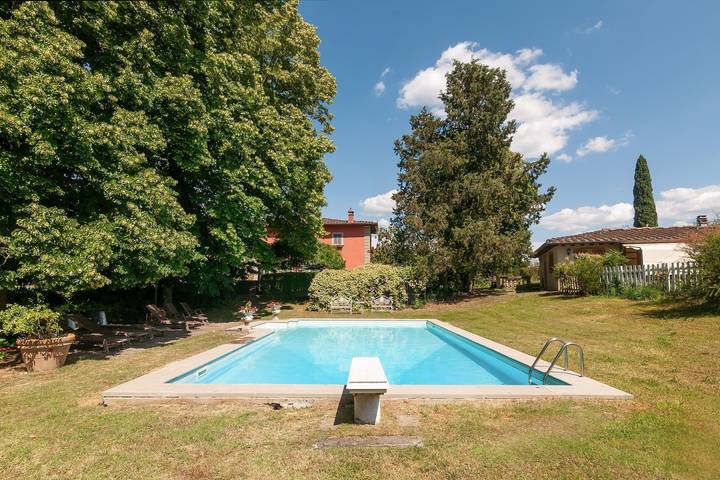 Entire apartment, Villa Il Rossignolo Apartment – Private Garden, Shared Pool & Terrace, Wi-Fi in Comune di Galuzzo (1861-1865), Bagno a Ripoli