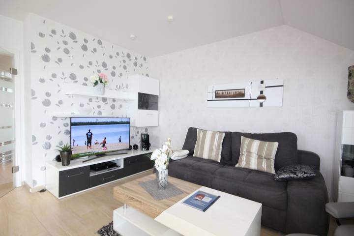 Hütte für 2 Personen, mit Balkon und Seeblick in Grömitz