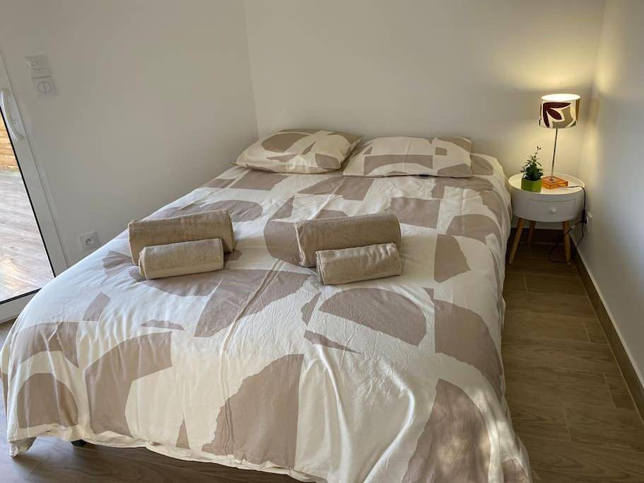 Appartement entier, One-Bedroom Apartment in Noisy-le-Grand, Seine-Saint-Denis