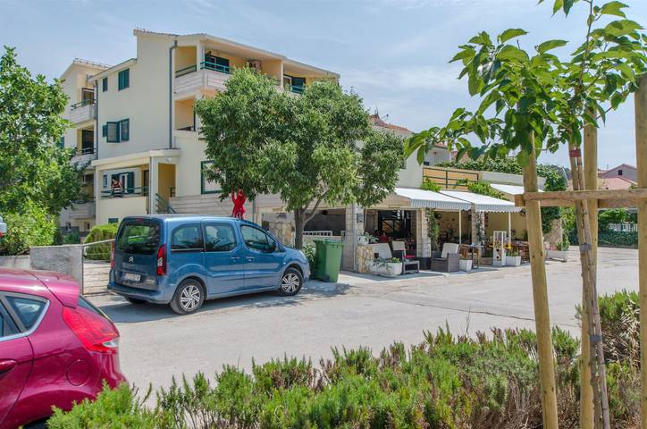 Ferienwohnung für 4 Personen, mit Balkon und Sauna in Poljica